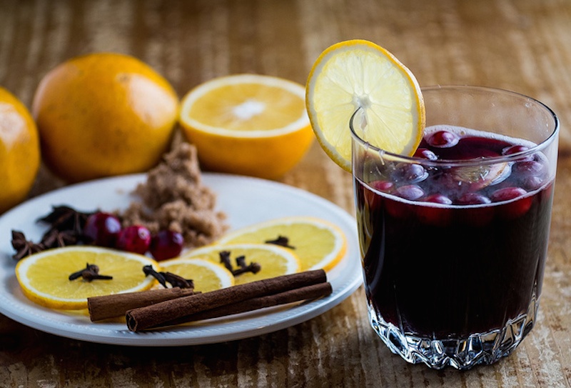 Alcoholic and Non-Alcoholic Mulled Wine Recipe