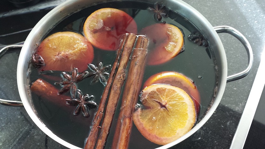 Alcoholic and Non-Alcoholic Mulled Wine Recipe