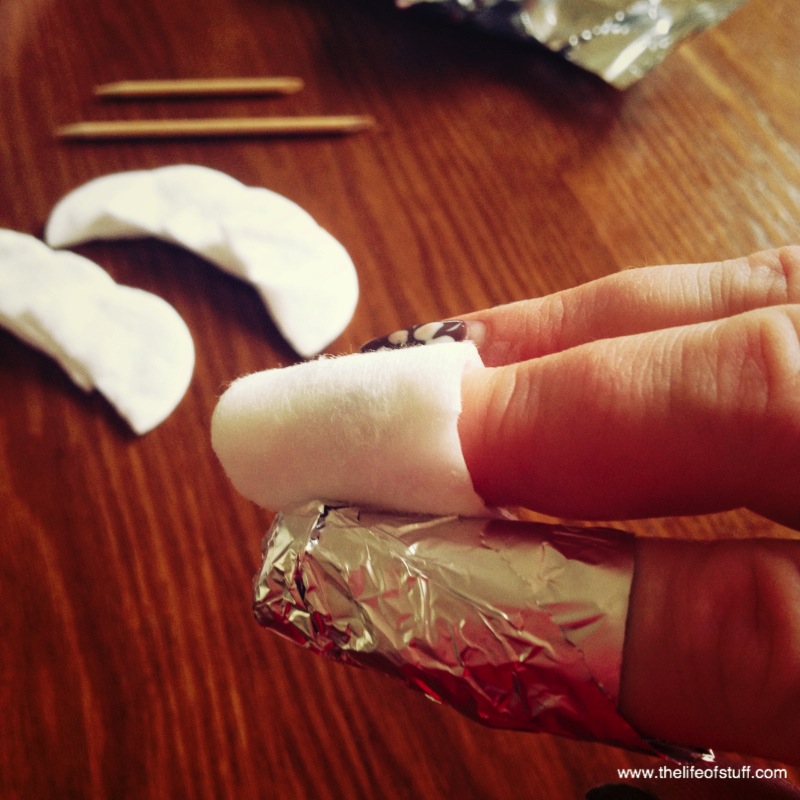 How to Remove Shellac Nail Polish at Home