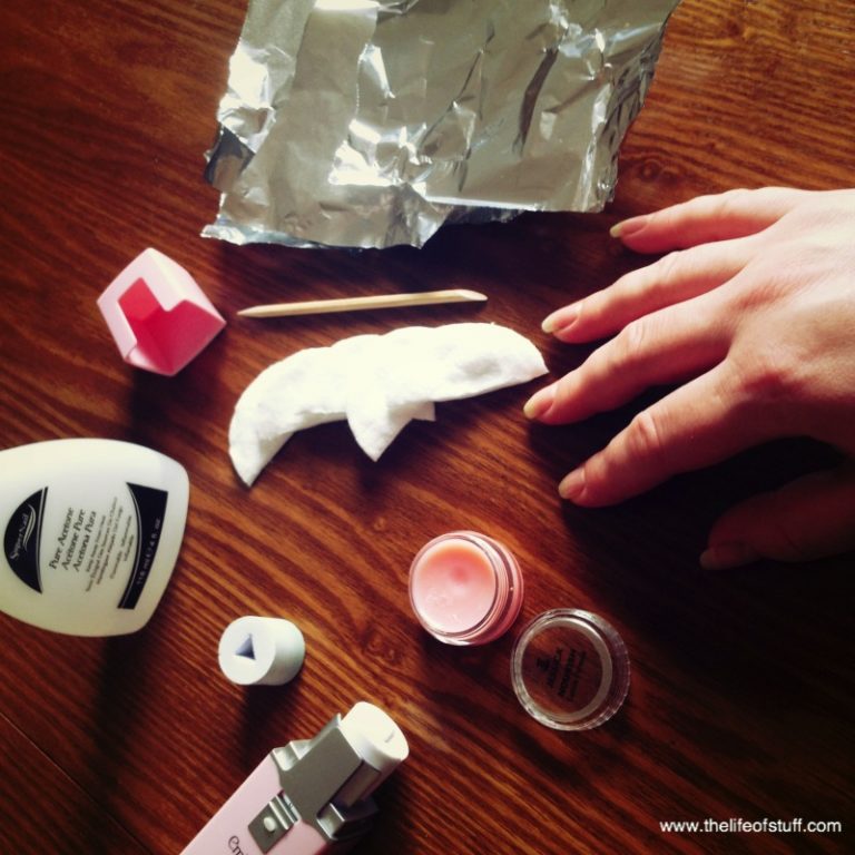 Beauty Guide - How To Remove Shellac Nail Polish At Home