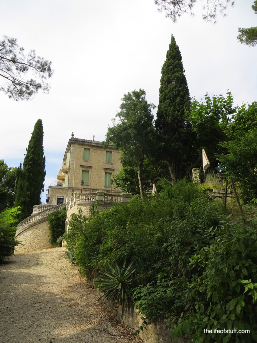 Auberge de Noves, Domaine du Devès, Provence, France