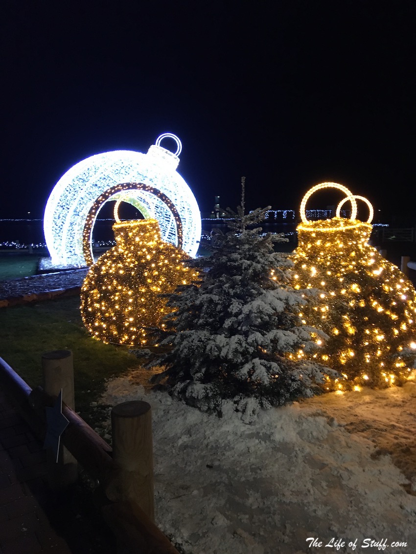 Winter Wonderland at Center Parcs Ireland - 10 Top Tips for a Great Stay - Christmas Lights