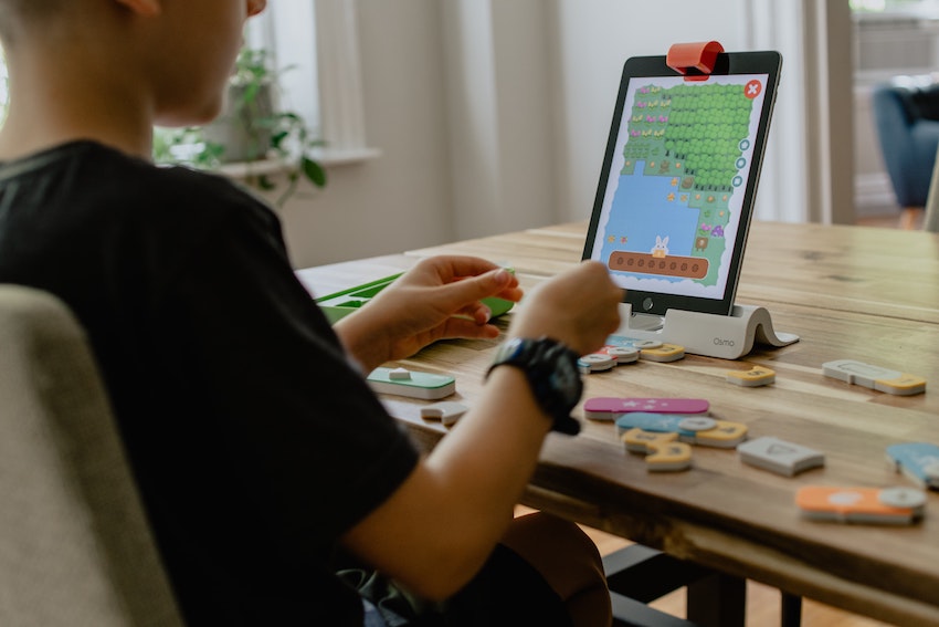 A Sensible Guide To Co-Parenting, 3 Thoughtful Tips - Child Learning Coding