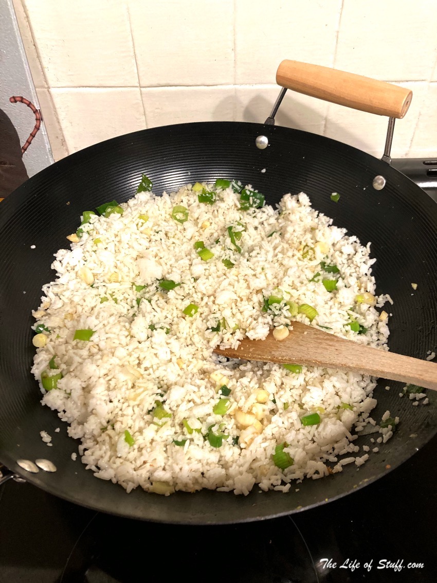 8 Steps to a Delicious Chinese Chicken Fried Rice Recipe - add rice