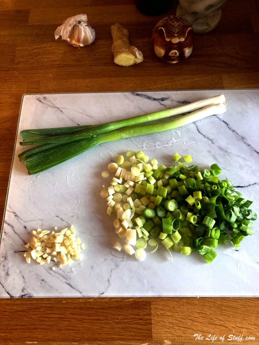 8 Steps to a Delicious Chinese Chicken Fried Rice Recipe - scallions and garlic
