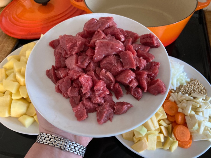 Delicious 1 Pot Oven Cooked Irish Beef Stew Recipe - Steak pieces