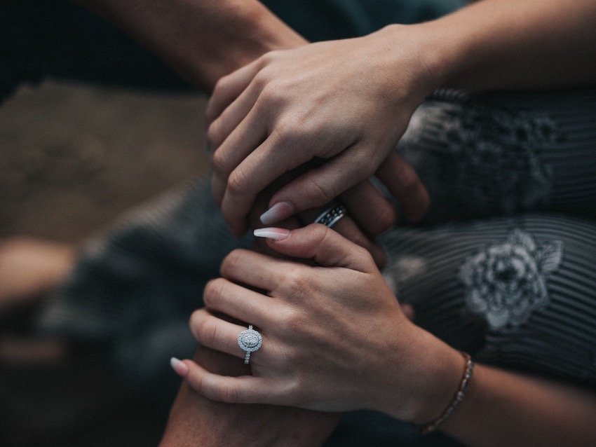 5 Biggest Mistakes Made When Engagement Ring Shopping - The Life of Stuff