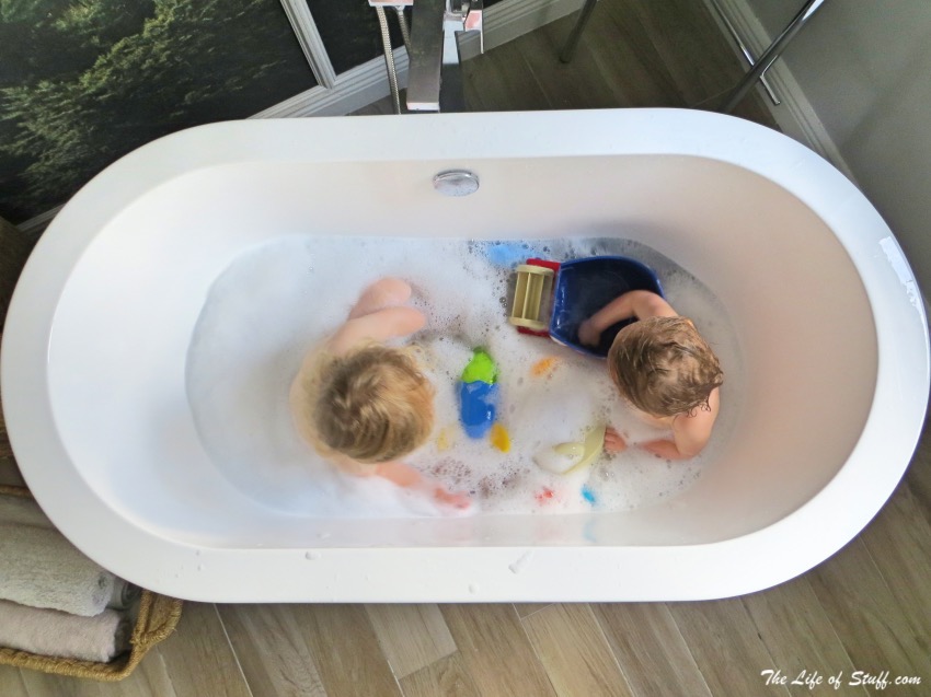 Home Style - Family Bathroom Renovation - Before & After - Kids Bathtime