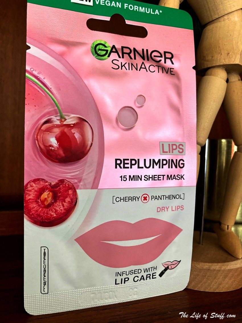 5 Favourite Plumping Beauty Products + Hydrating Beauty Tips - Garnier SkinActive Replumping Moisture Bomb Cherry Lip Mask Feature