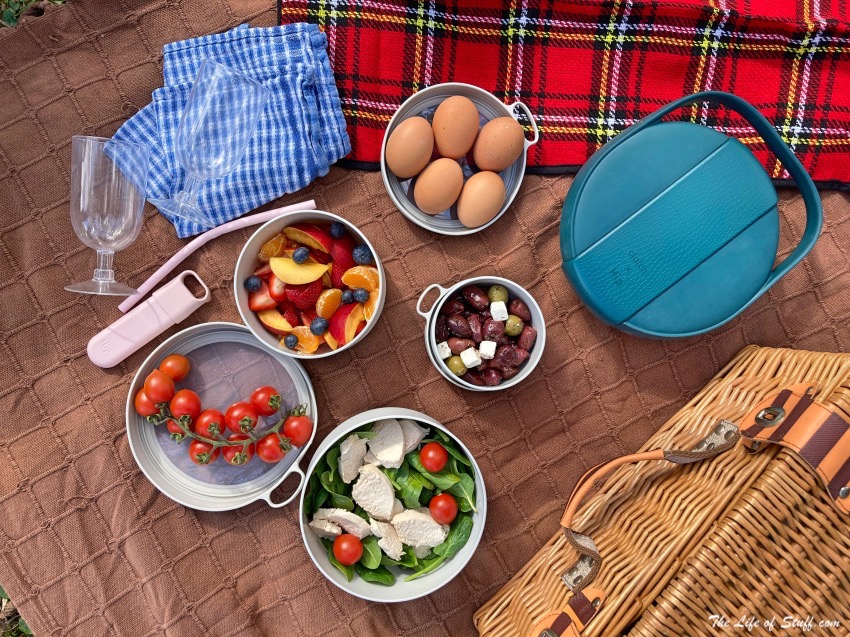 8 Simple Steps To Packing The Perfect Picnic Basket - Hip Bowls, Hip Straw and Hip Clutch