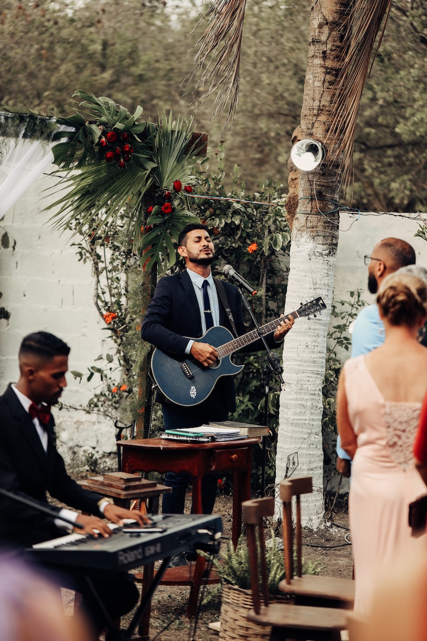 3 Reasons Why You Need a Live Band for Your Wedding - Entertainment