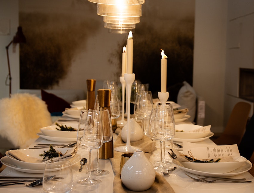 10 Top Tips for an Eco-Friendly Sustainable Green Christmas - Christmas Dinner Table