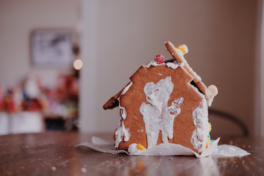 How To Make This Christmas Extra Special in 5 Wonderful Ways - Gingerbread House