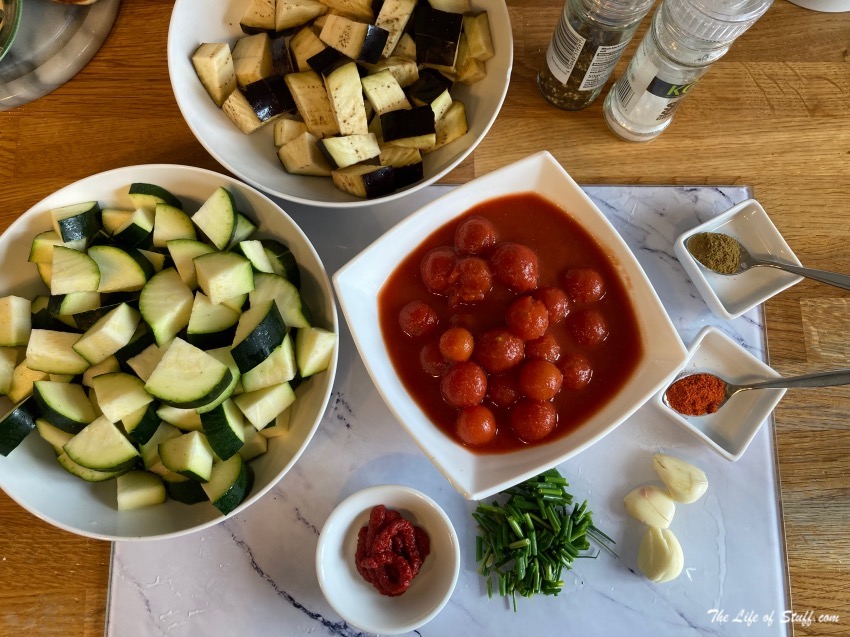 Delicious Mediterranean Tomato and Halloumi Bake Recipe - Ingredients