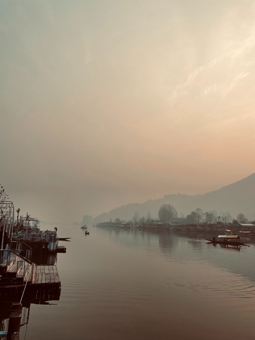 Discover the Charms of Kashmir - A Journey Through 7 Captivating Destinations - Dal Lake