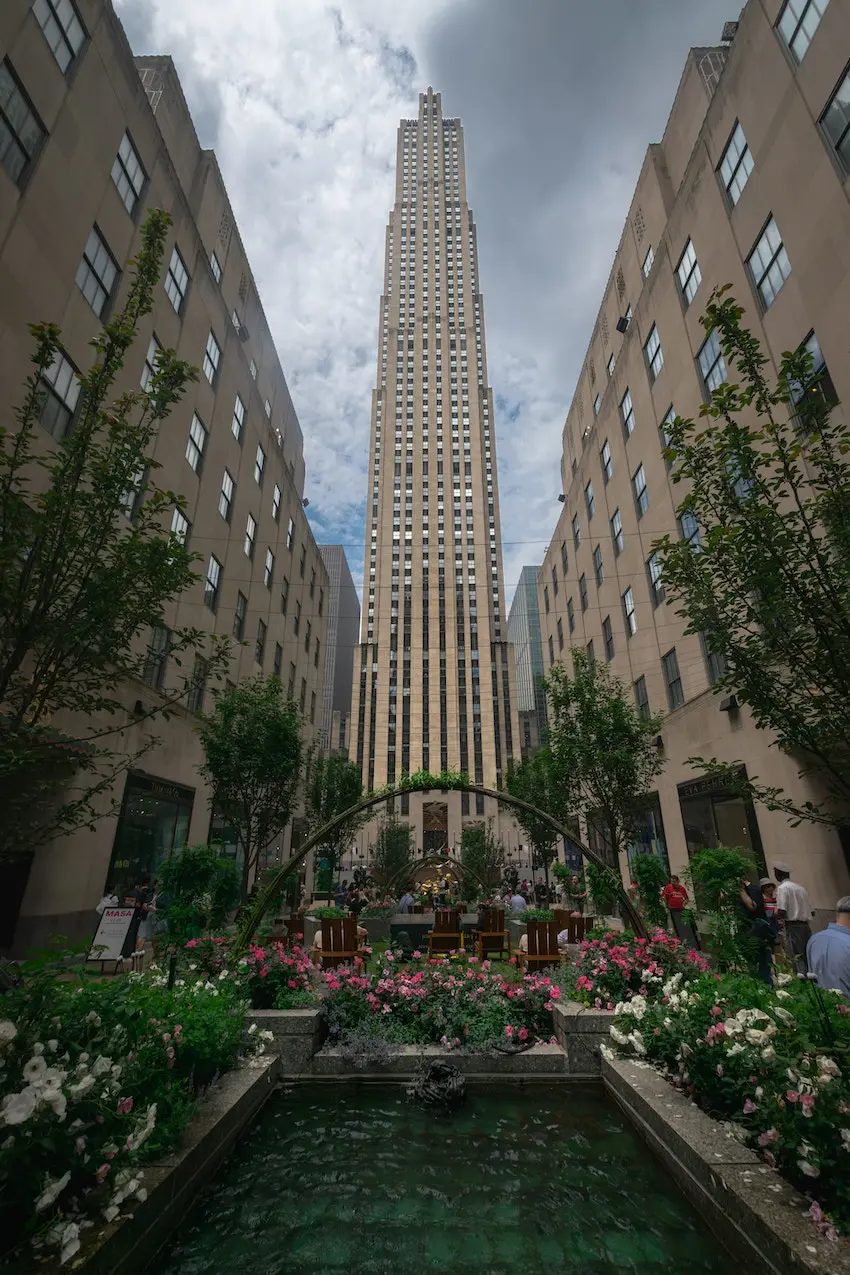 Top Business Ideas for Travel Lovers - A Complete Guide - Rockefeller Center. Manhattan, NYC