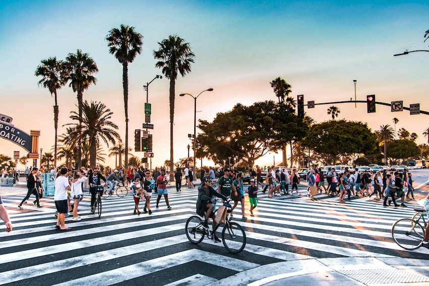 Must-Visit Cities for Families in California - Santa Monica Boulevard